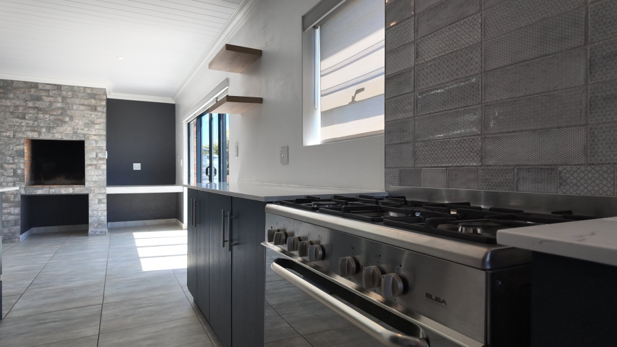 3 Bedroom Property for Sale in Stilbaai Wes Western Cape